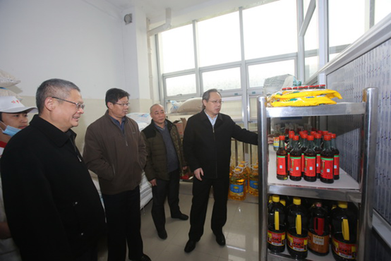 省食品衛(wèi)生安全檢查組蒞臨我校檢查指導(dǎo)食品衛(wèi)生安全工作