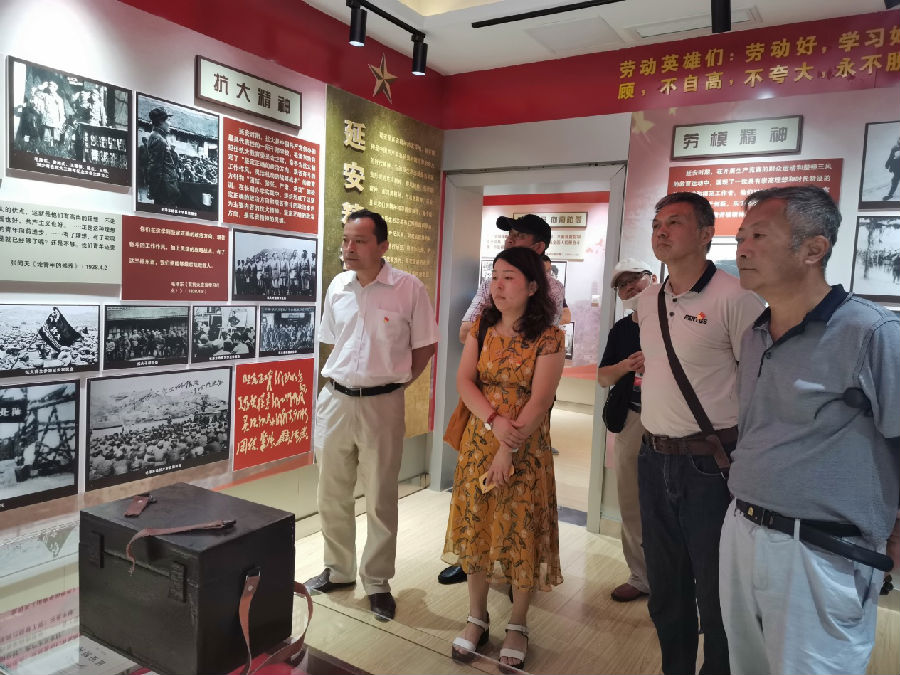 機(jī)電系黨支部開展“重溫延安精神,，加強(qiáng)黨史教育”活動(dòng)