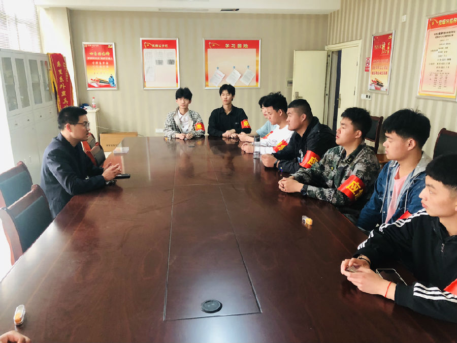 應(yīng)急疏散志愿者會(huì)議,安全疏導(dǎo),熟悉路線,熟悉崗位,確保安全有序.jpg