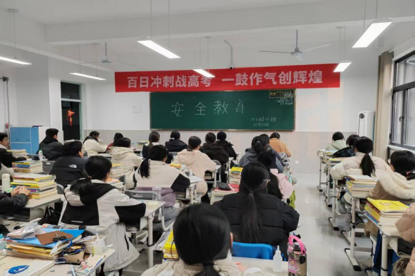 我校2022級(jí)對(duì)口升學(xué)班學(xué)生順利參加升學(xué)考試