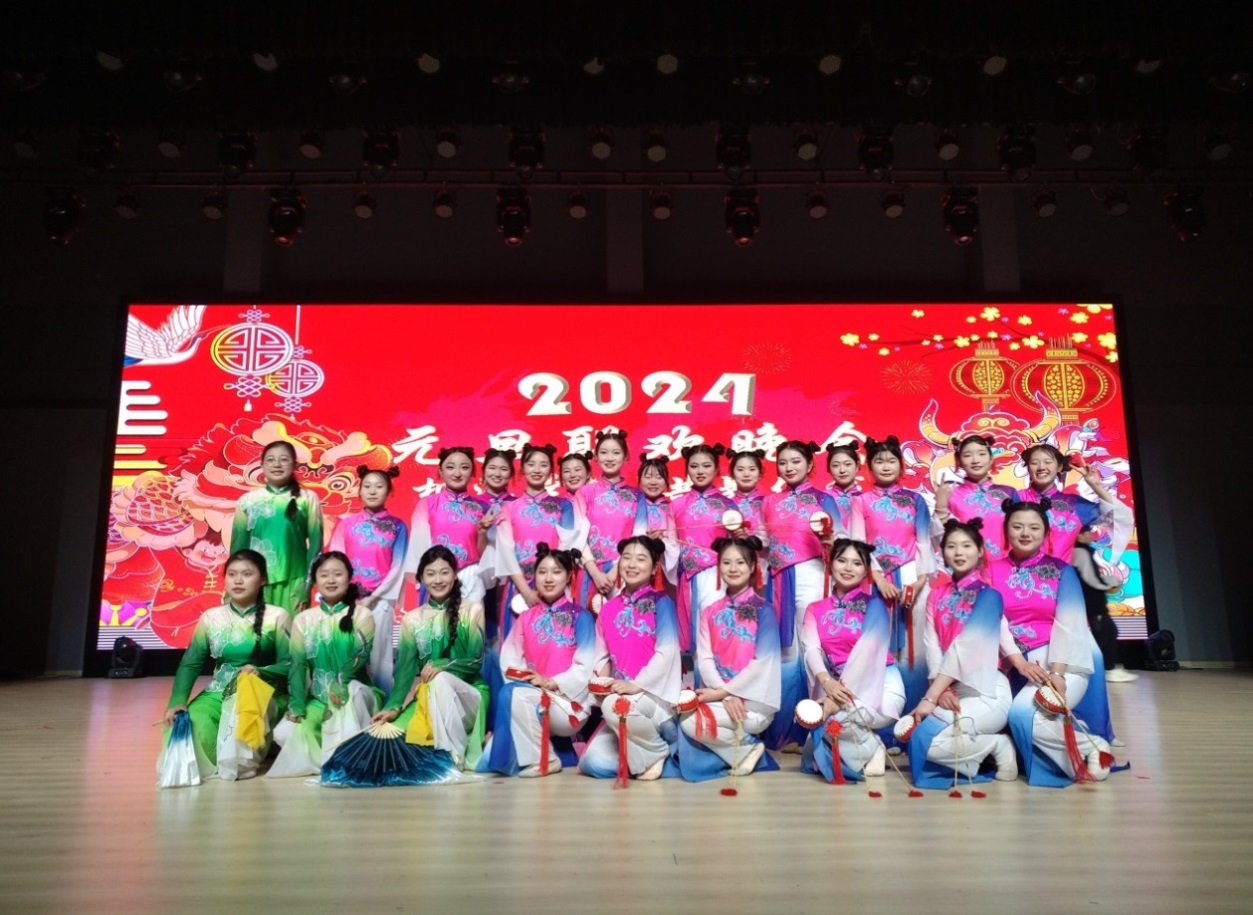 C:\Users\Administrator\Desktop\新聞\2024.1.2學(xué)生參加大院演出\微信圖片_20240103095033.jpg
